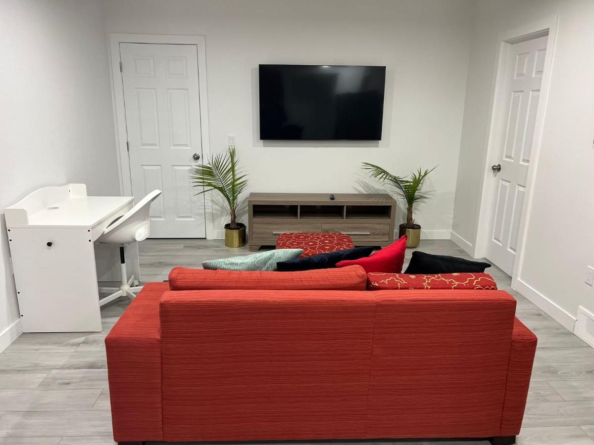 Beautiful 2 Bedroom Home Away From Home Calgary Zewnętrze zdjęcie