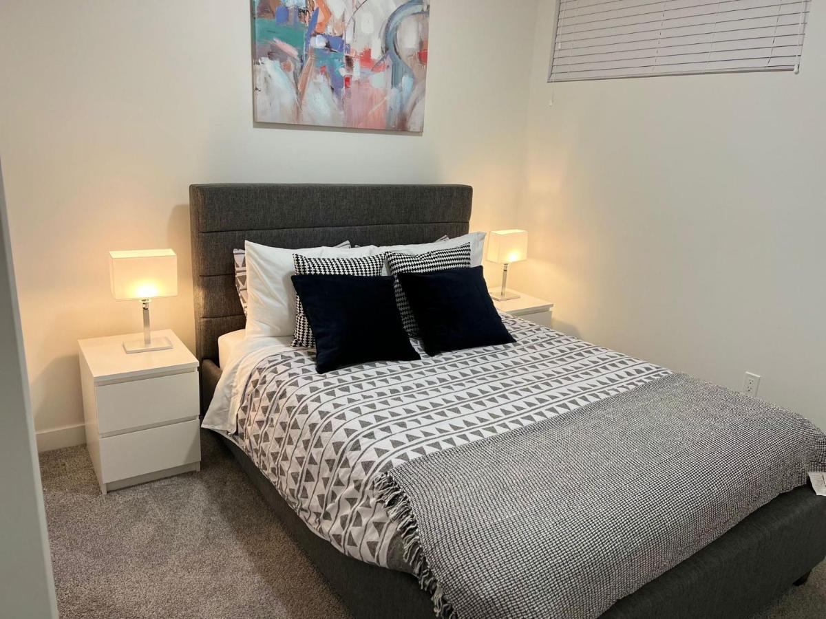 Beautiful 2 Bedroom Home Away From Home Calgary Zewnętrze zdjęcie